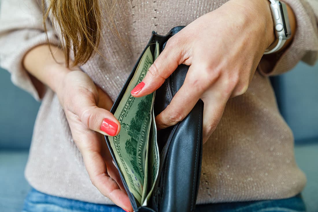 3 Money Habits That Separate the Rich From the Poor